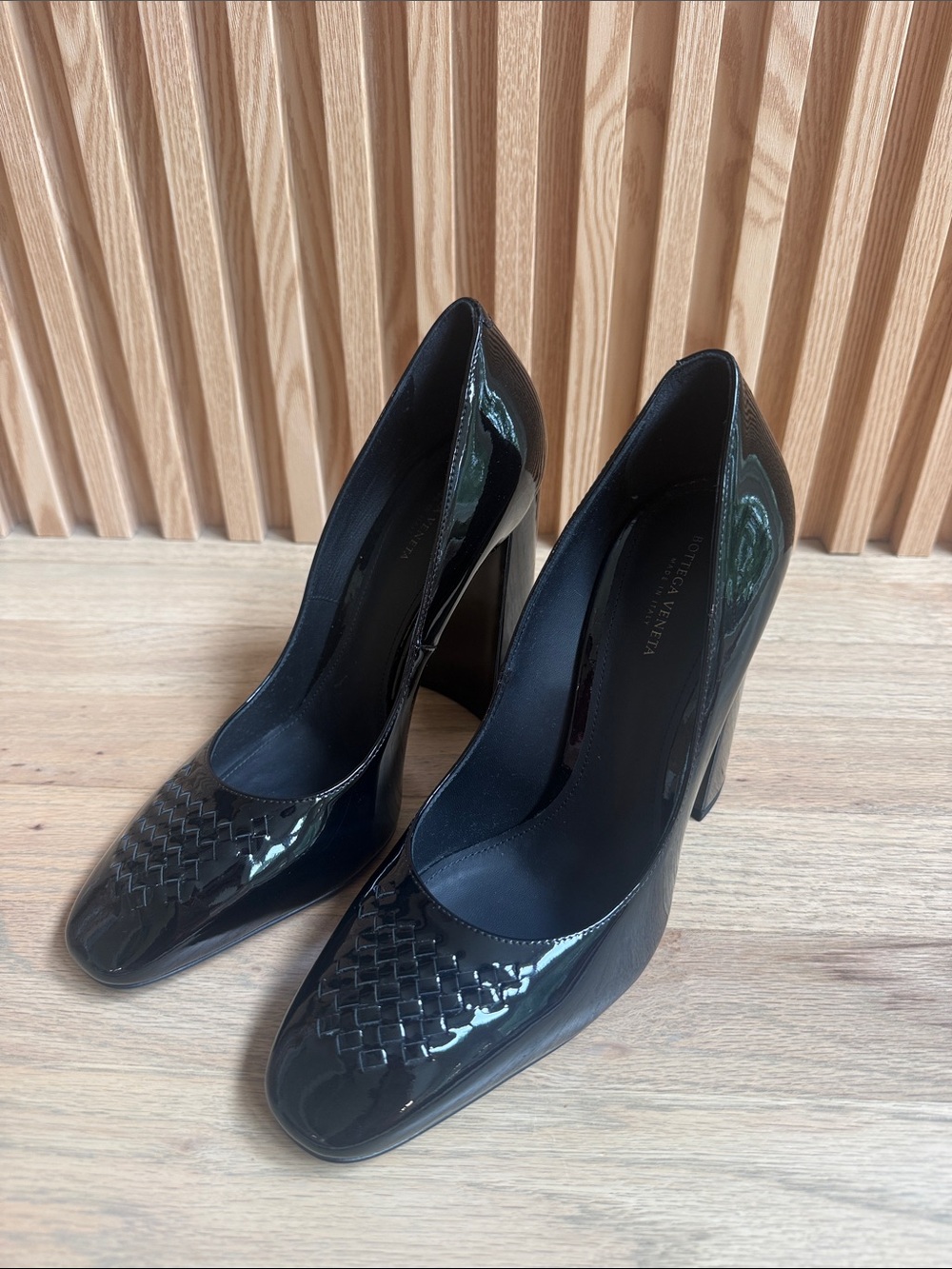 NEW in BOX Bottega Veneta Black Patent Leather Woven High Heel Pumps Sz 38.5